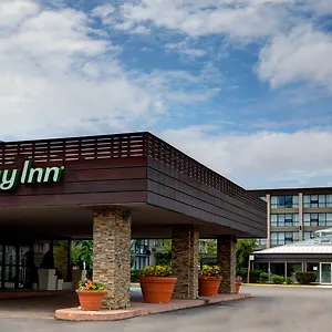 Hotel Airport East By Ihg, Toronto