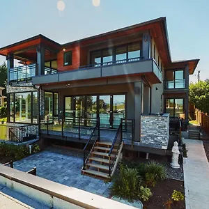 The Chateau Habitación en casa particular Burnaby